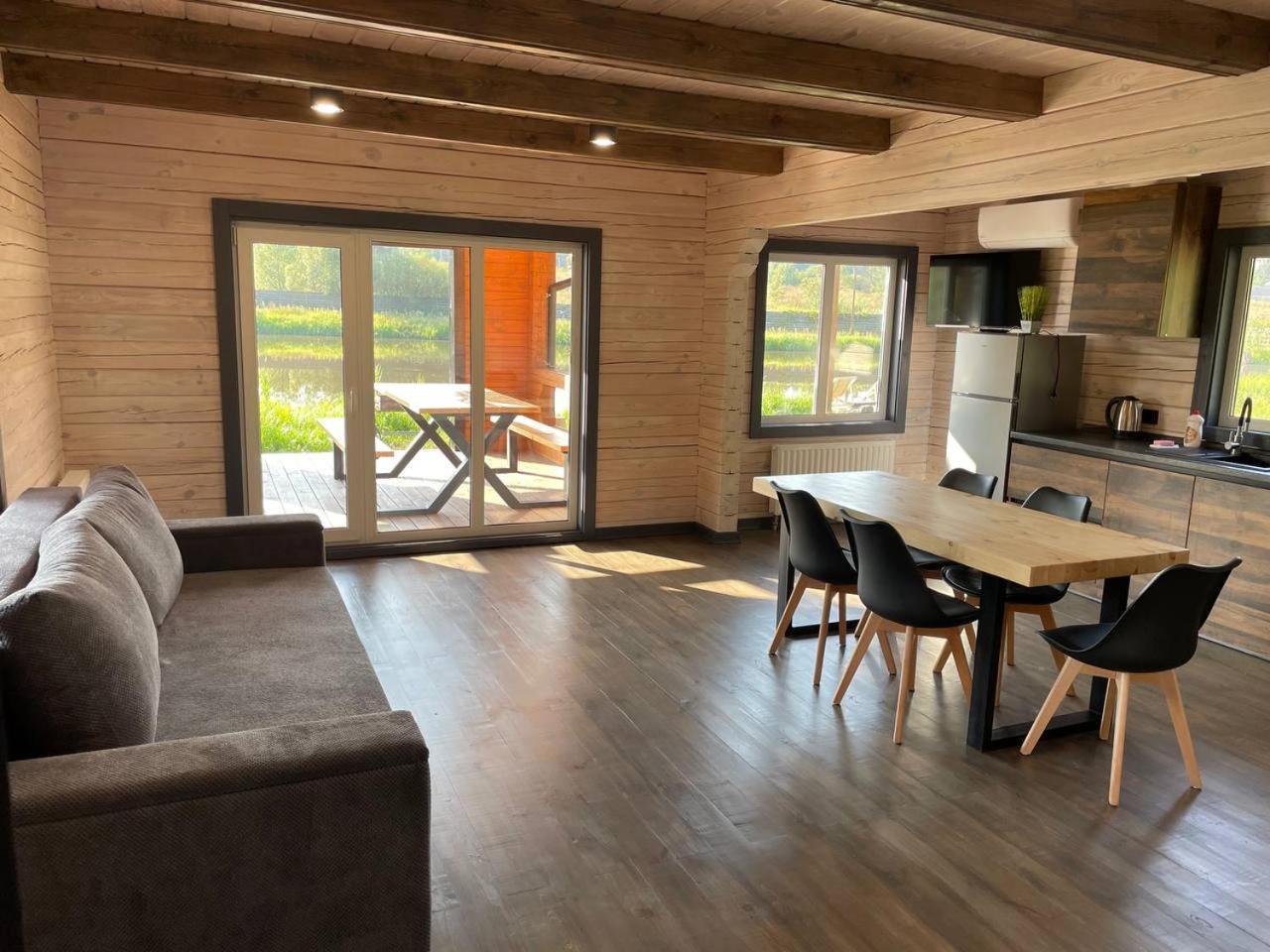 Makariv Guesthouse On The Lake With Bathhouse 70 Km From Kiev المظهر الخارجي الصورة