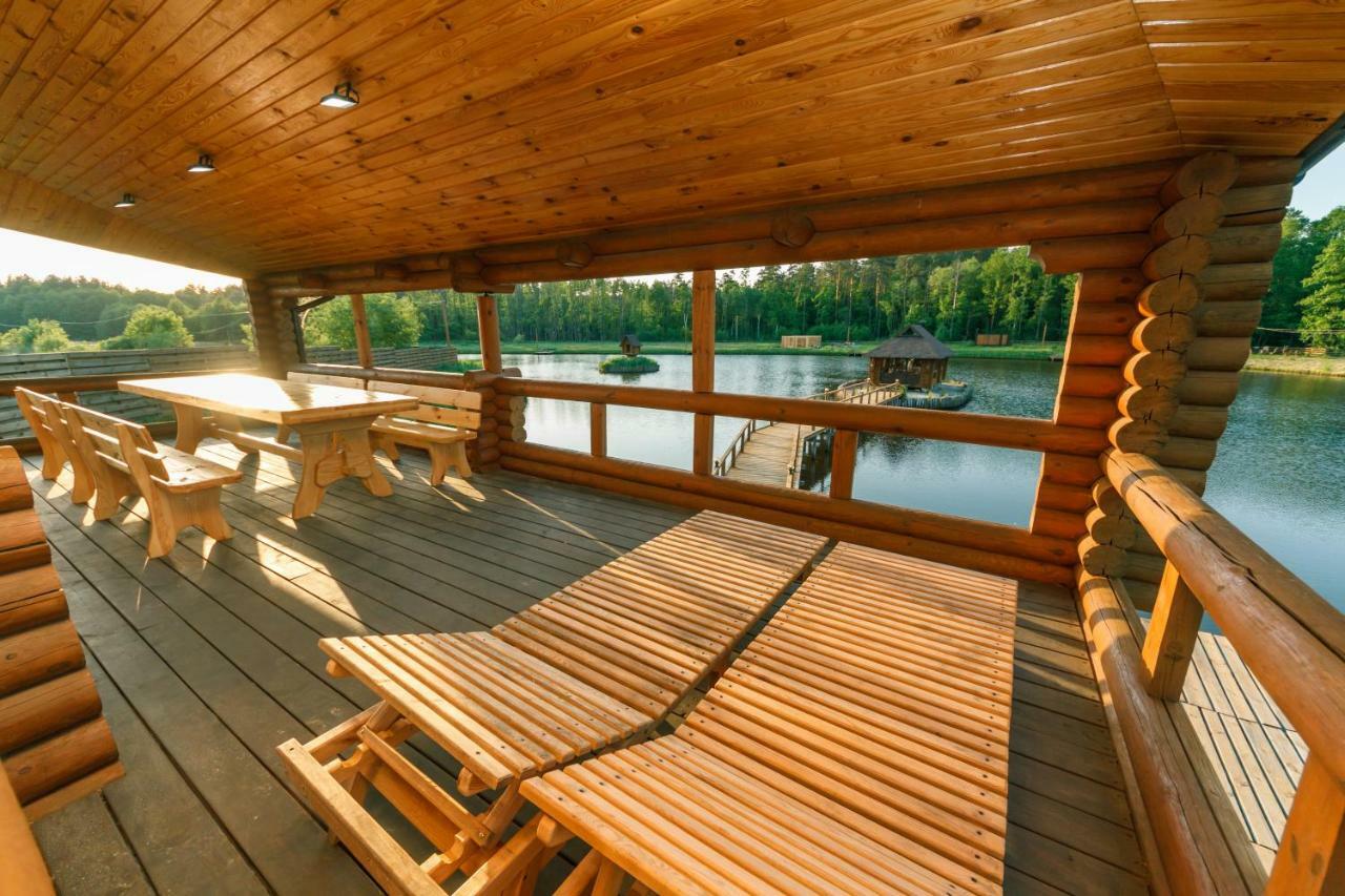 Makariv Guesthouse On The Lake With Bathhouse 70 Km From Kiev المظهر الخارجي الصورة