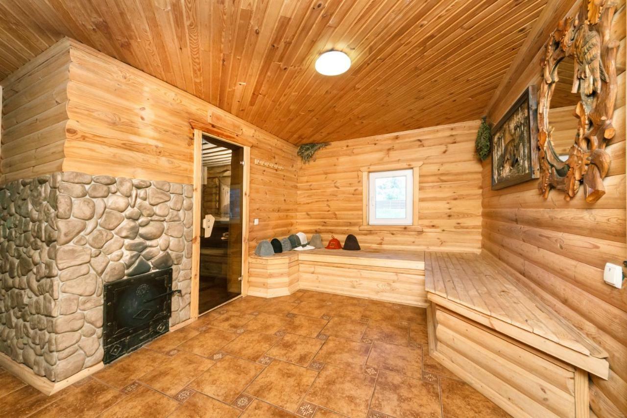 Makariv Guesthouse On The Lake With Bathhouse 70 Km From Kiev المظهر الخارجي الصورة