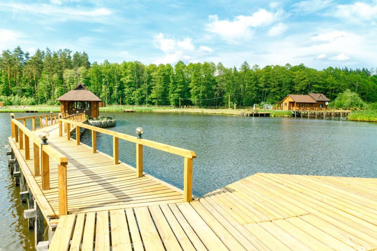 Makariv Guesthouse On The Lake With Bathhouse 70 Km From Kiev المظهر الخارجي الصورة