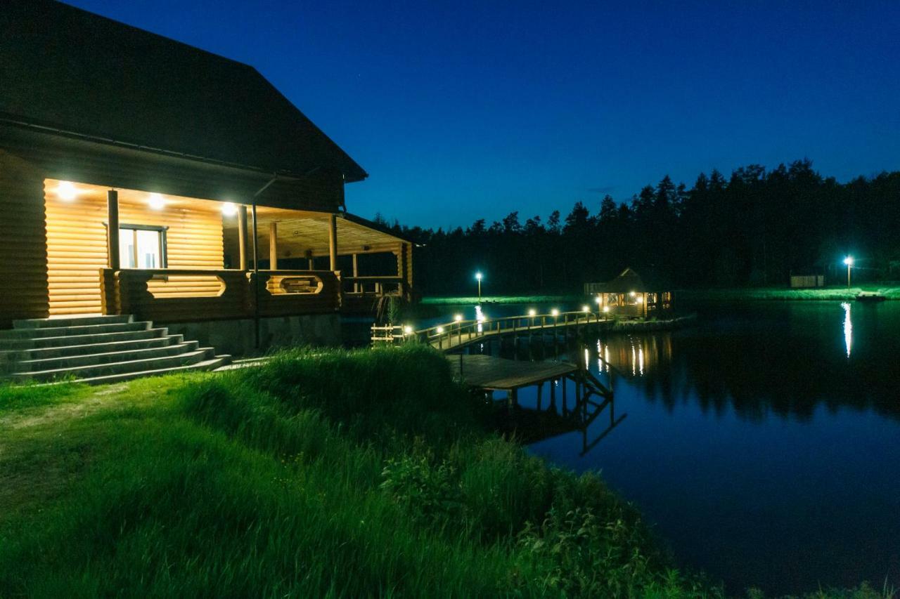 Makariv Guesthouse On The Lake With Bathhouse 70 Km From Kiev المظهر الخارجي الصورة