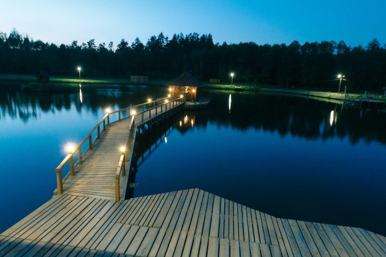 Makariv Guesthouse On The Lake With Bathhouse 70 Km From Kiev المظهر الخارجي الصورة