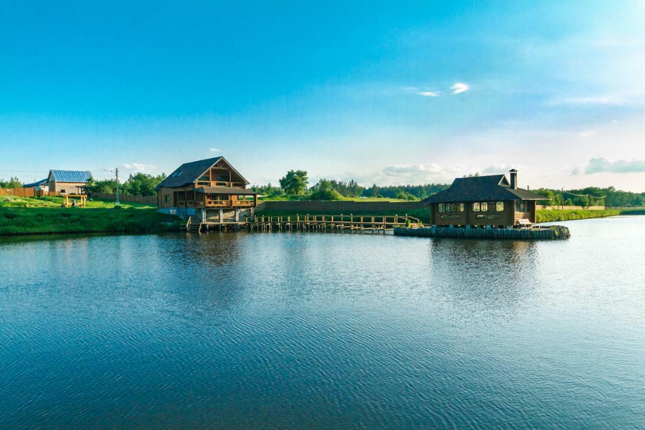 Makariv Guesthouse On The Lake With Bathhouse 70 Km From Kiev المظهر الخارجي الصورة