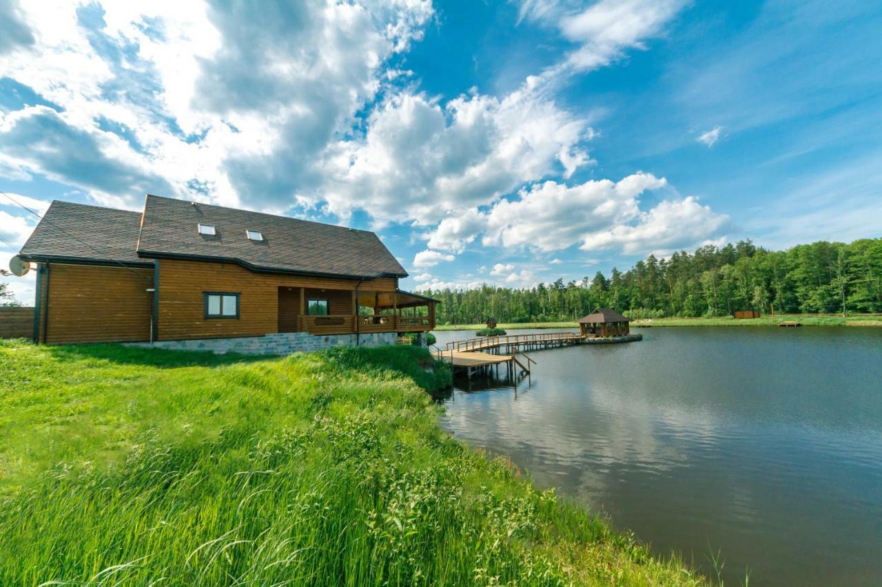 Makariv Guesthouse On The Lake With Bathhouse 70 Km From Kiev المظهر الخارجي الصورة
